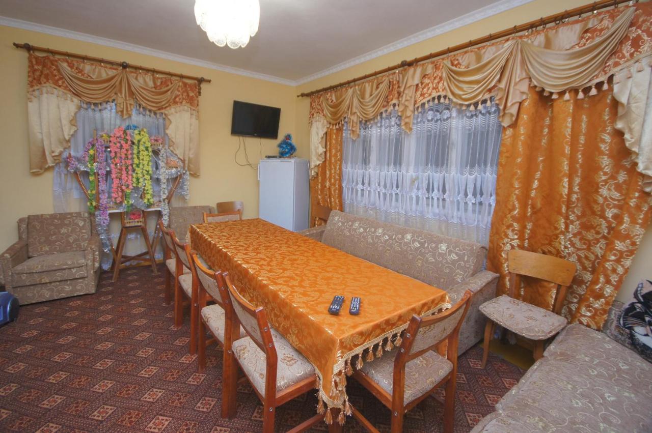 Аня Рома Hotel Lazeshchyna Bagian luar foto