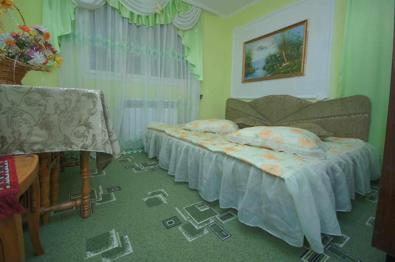 Аня Рома Hotel Lazeshchyna Bagian luar foto
