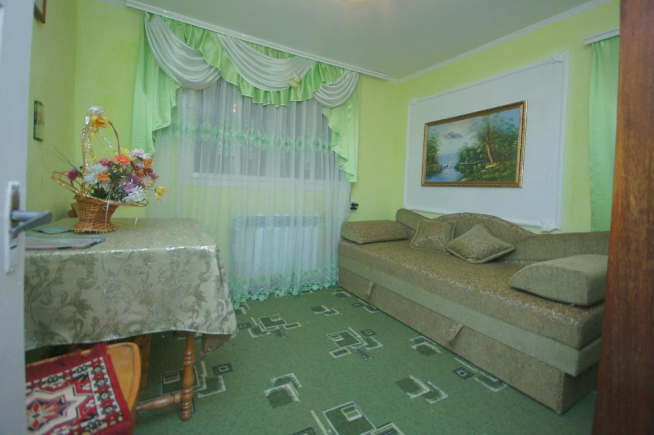 Аня Рома Hotel Lazeshchyna Bagian luar foto
